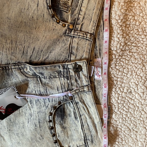 New with tags light stonewashed Sapphire red straight leg jeans with studs - Picture 11 of 14